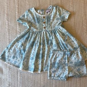 SweetHoney Blue floral with blooms size 8